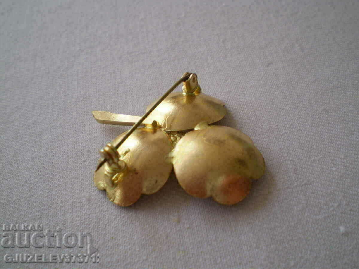 Auction brooch leaf flower with crystal 1930s Auction brooch leaf flower with crystal 1930s