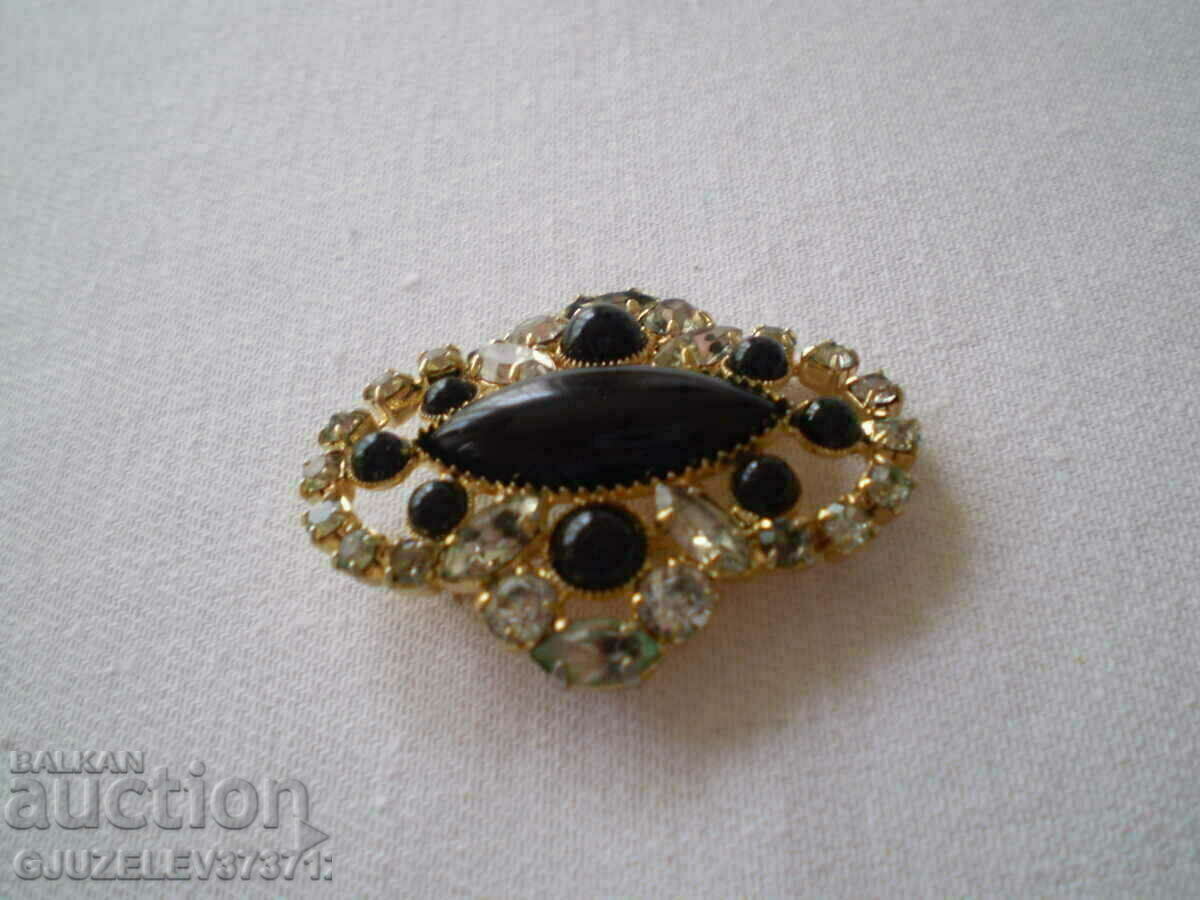 Delivery of Women's Brooch bronze glass and crystal Delivery of Women's Brooch bronze glass and crystal