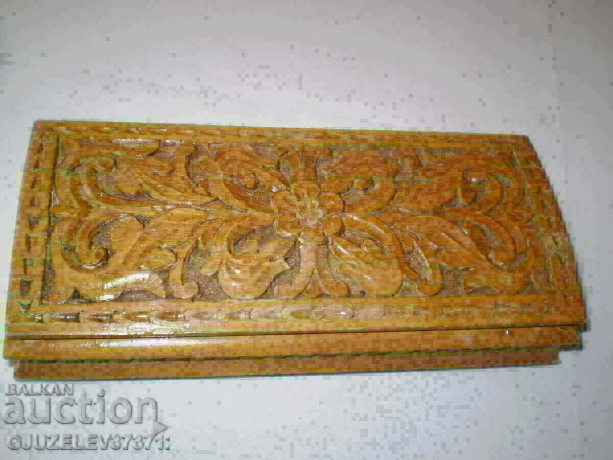 Auction Old wooden Bulgarian box wood carving Auction Old wooden Bulgarian box wood carving