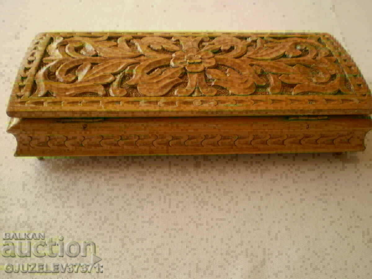 Delivery of Old wooden Bulgarian box wood carving Delivery of Old wooden Bulgarian box wood carving