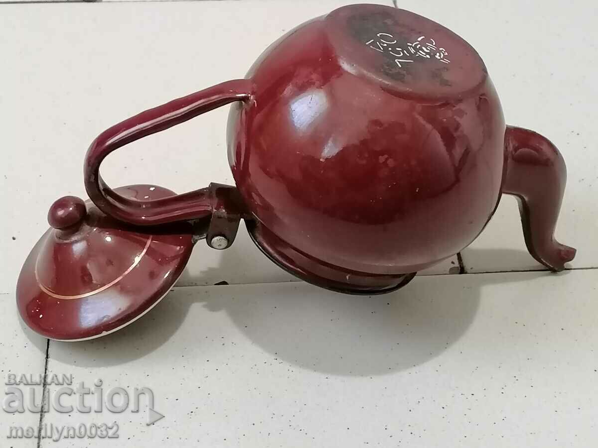 Auction Enamel teapot, enamel bowl Auction Enamel teapot, enamel bowl