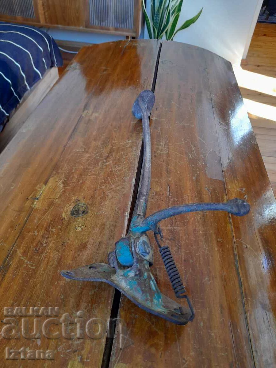 Old motorcycle stand - 6 Old motorcycle stand - 6