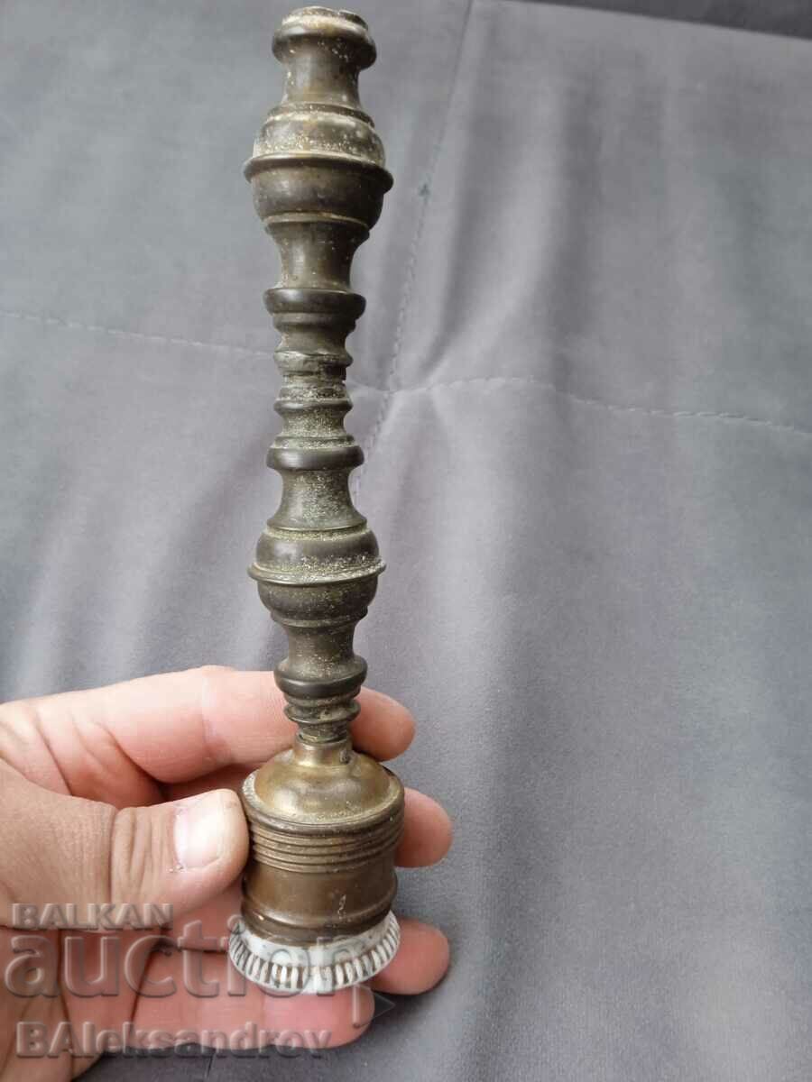 Delivery of Old porcelain vase Delivery of Old porcelain vase