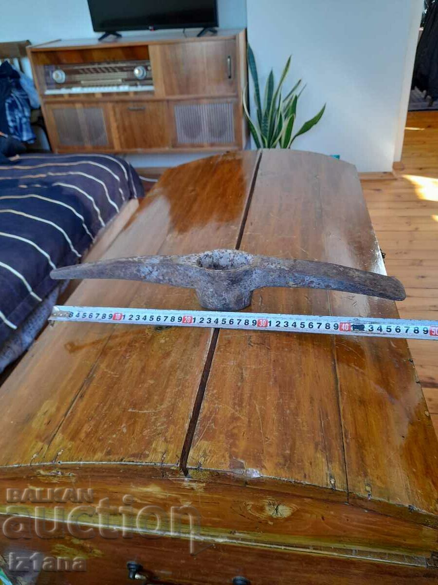 Auction  Old pickaxe, kazma