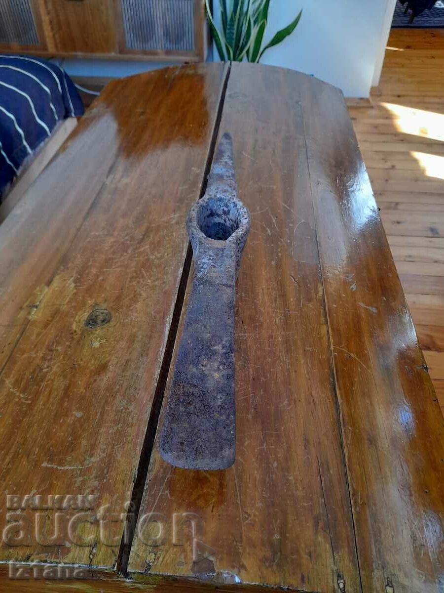 Delivery of Old pickaxe, kazma