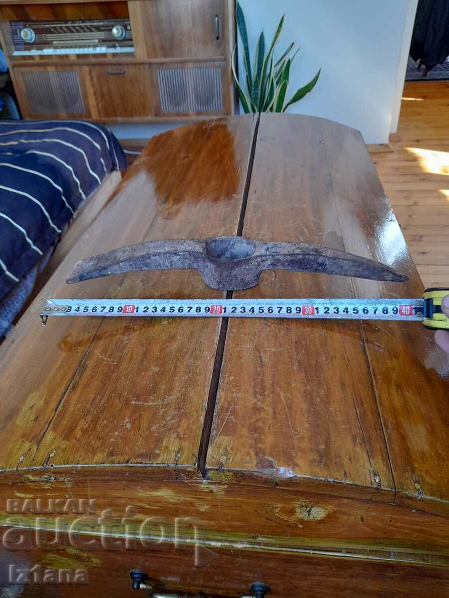 Auction  Old pickaxe, kazma