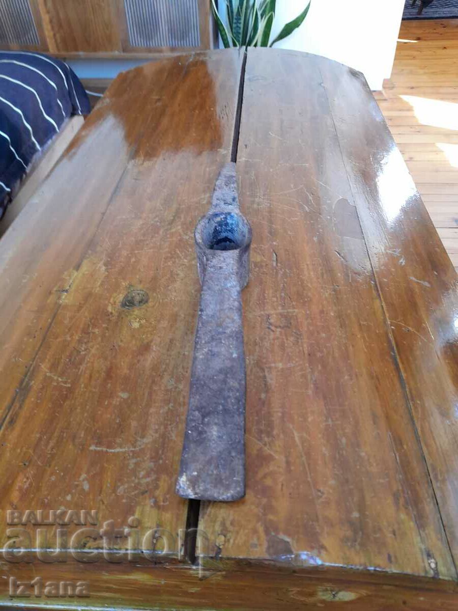 Delivery of Old pickaxe, kazma