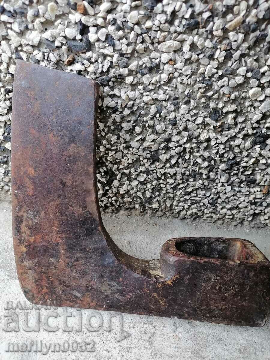 Delivery of An old ax shaft tool wrought iron