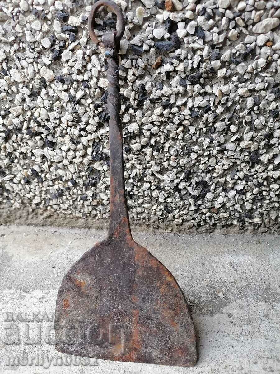 Auction Old forged scabbard, gingerbread, gingerbread, bruises Auction Old forged scabbard, gingerbread, gingerbread, bruises