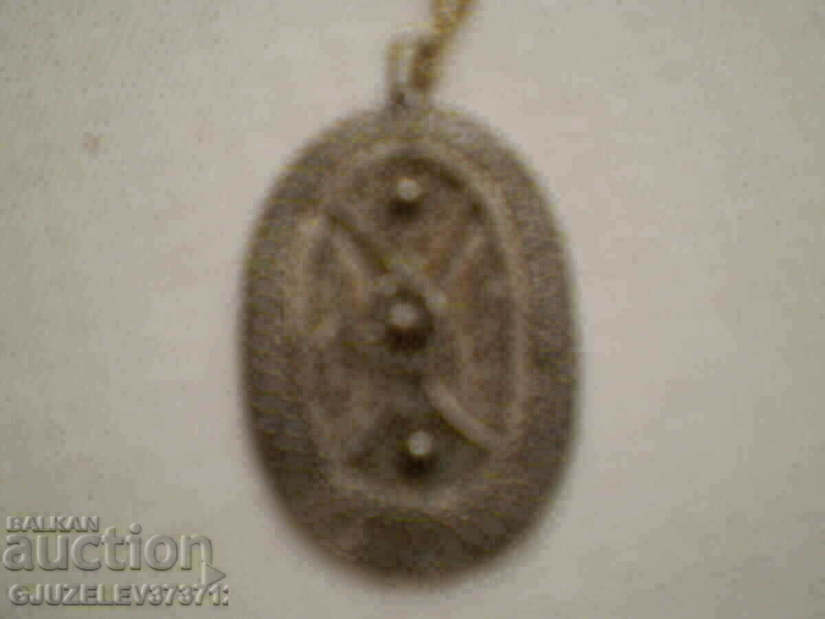 Old women's medallion white metal filigree - 6 Old women's medallion white metal filigree - 6