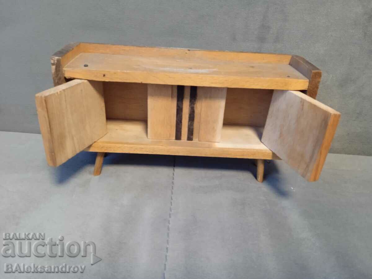 An old puppet with price 10.00 BGN | € 5.11 An old puppet with price 10.00 BGN | € 5.11