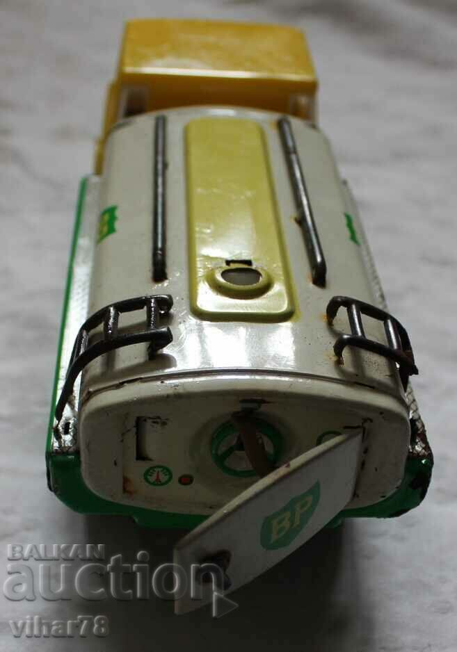 Children's toy truck with price 79.99 BGN | € 40.90 Children's toy truck with price 79.99 BGN | € 40.90