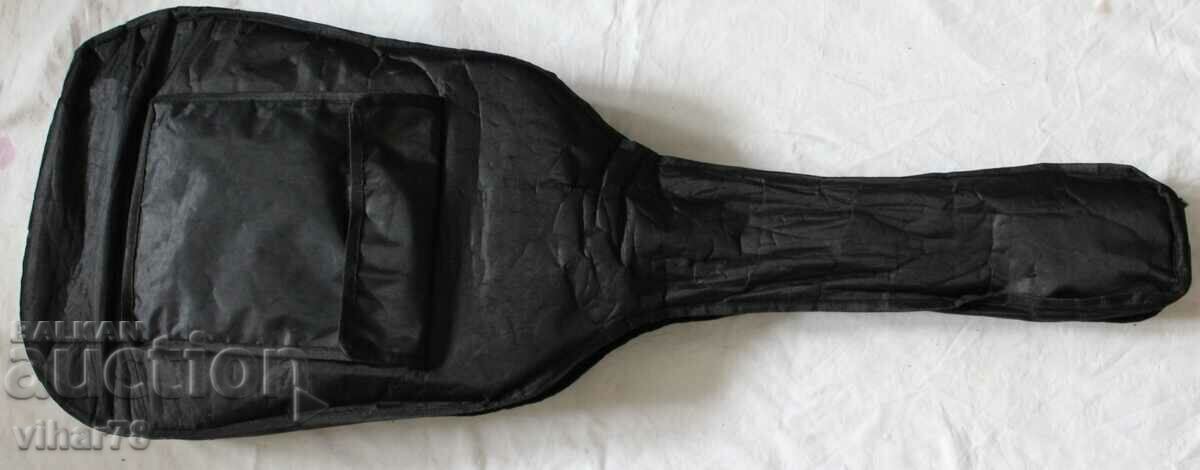 Chitara cu carcasa cu preț 119.99 BGN | € 61.35