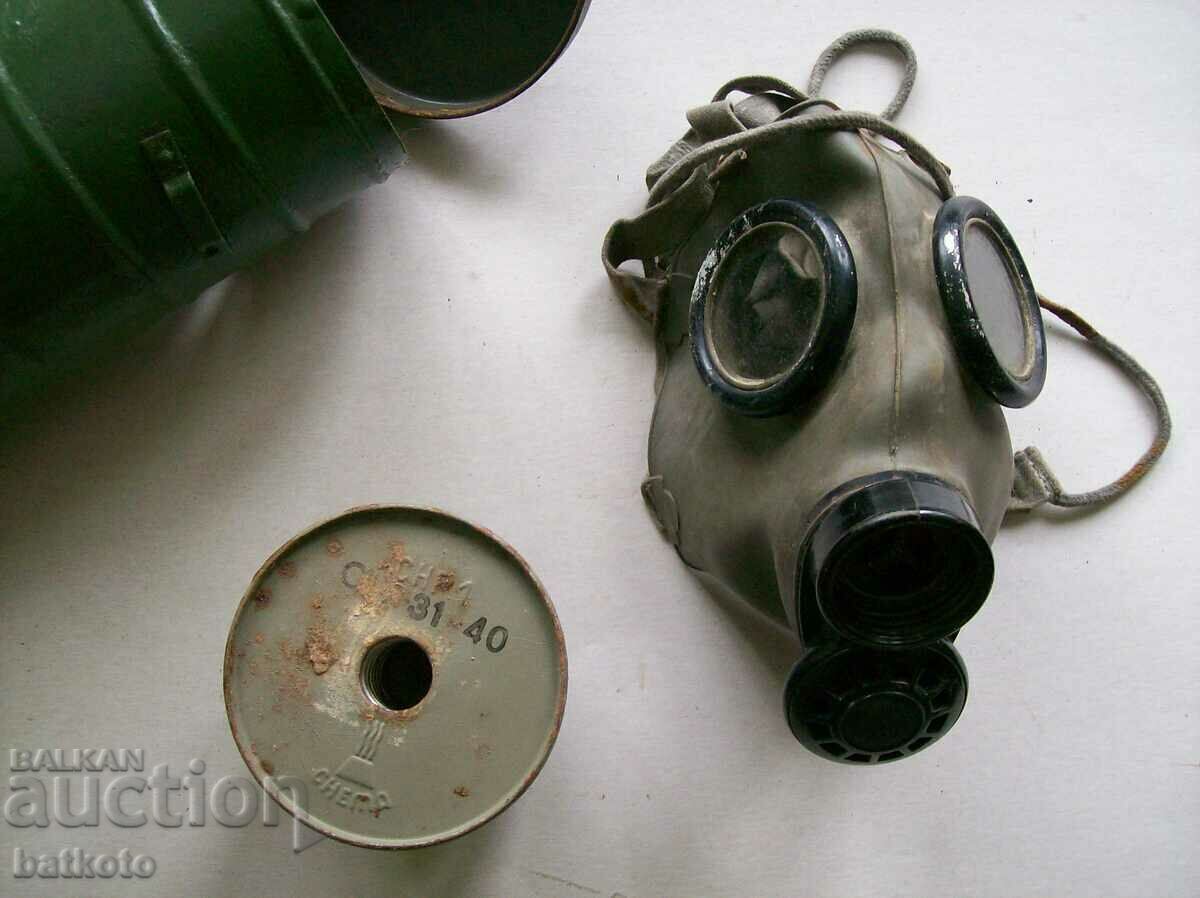 Delivery of Old gas mask from World War II