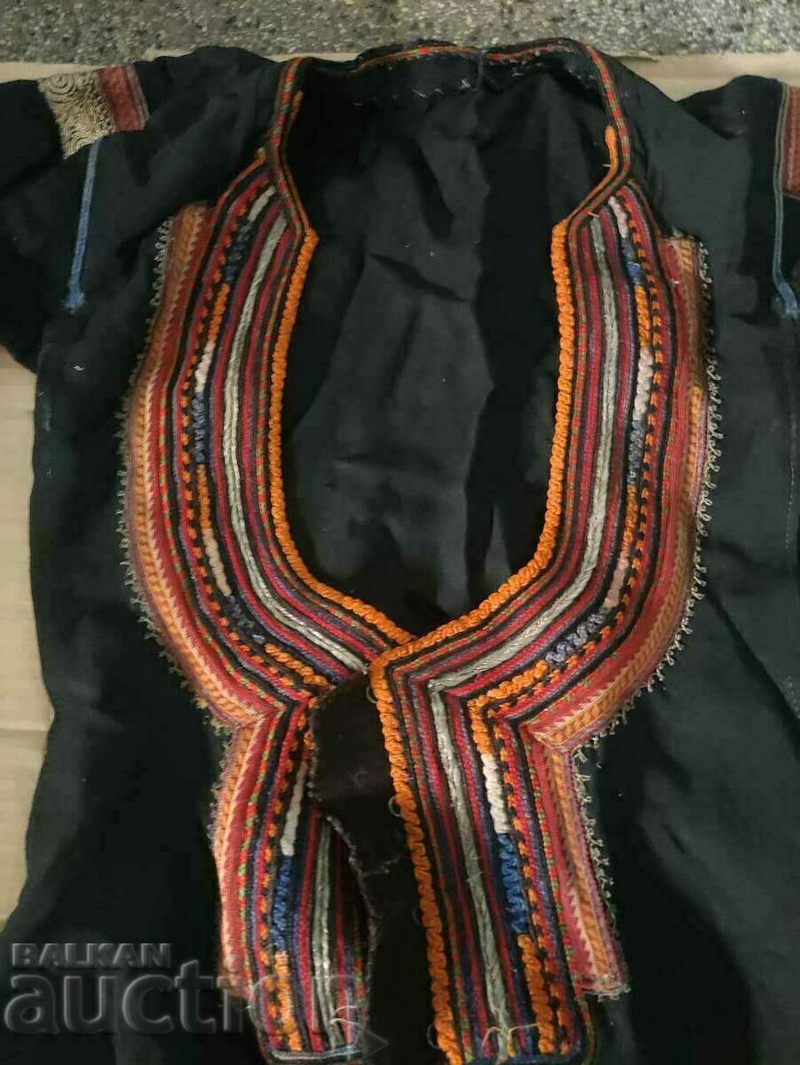 Сая , сърма ,гайтан, носия с цена 350.00 лв. | € 178.95 Сая , сърма ,гайтан, носия с цена 350.00 лв. | € 178.95