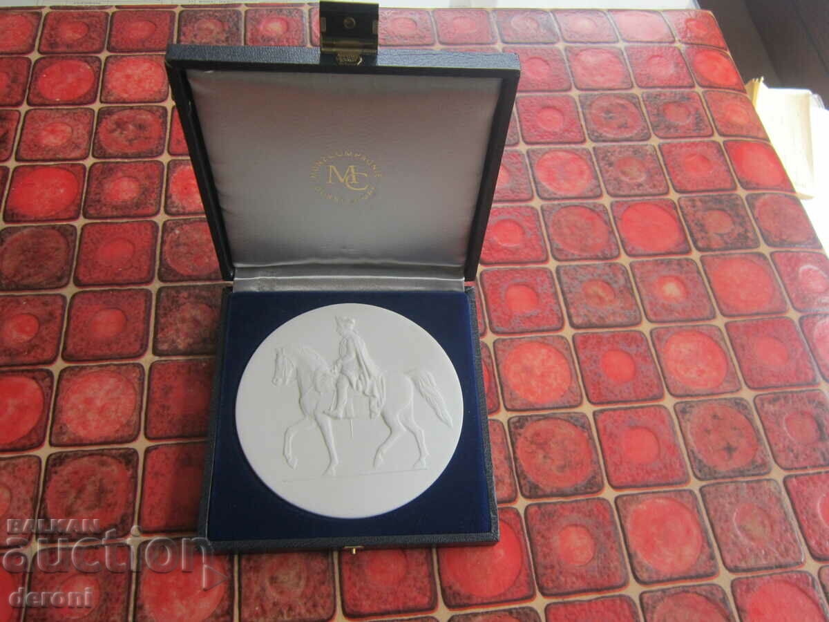 Порцеланова картина медал Фридрих 2 порцелан в кутия