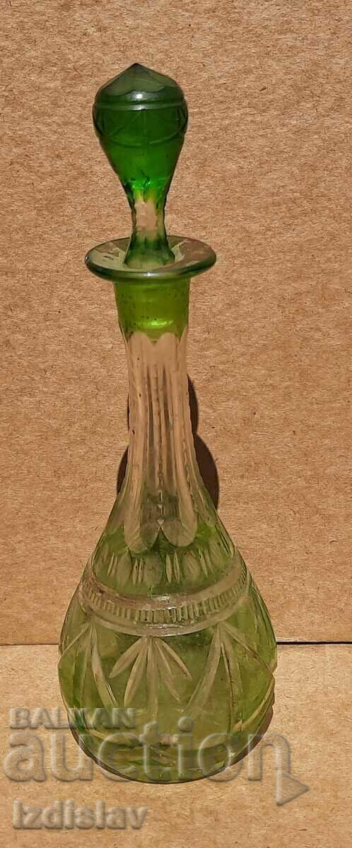 Sticla unică de sticlă verde gravată manual cu preț 80.00 BGN | € 40.90 Sticla unică de sticlă verde gravată manual cu preț 80.00 BGN | € 40.90