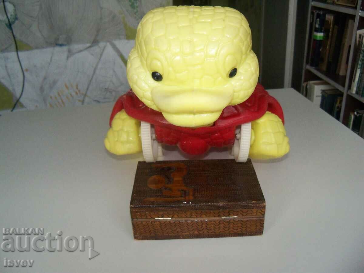 Large social toy turtle in excellent condition - 6 Large social toy turtle in excellent condition - 6