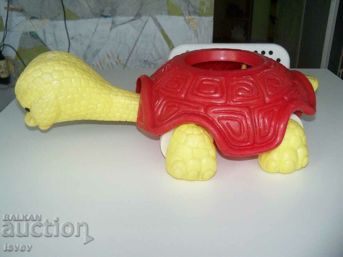 Large social toy turtle in excellent condition