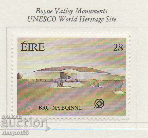 1996. Eire. Historical memorial in the Boyne Valley.