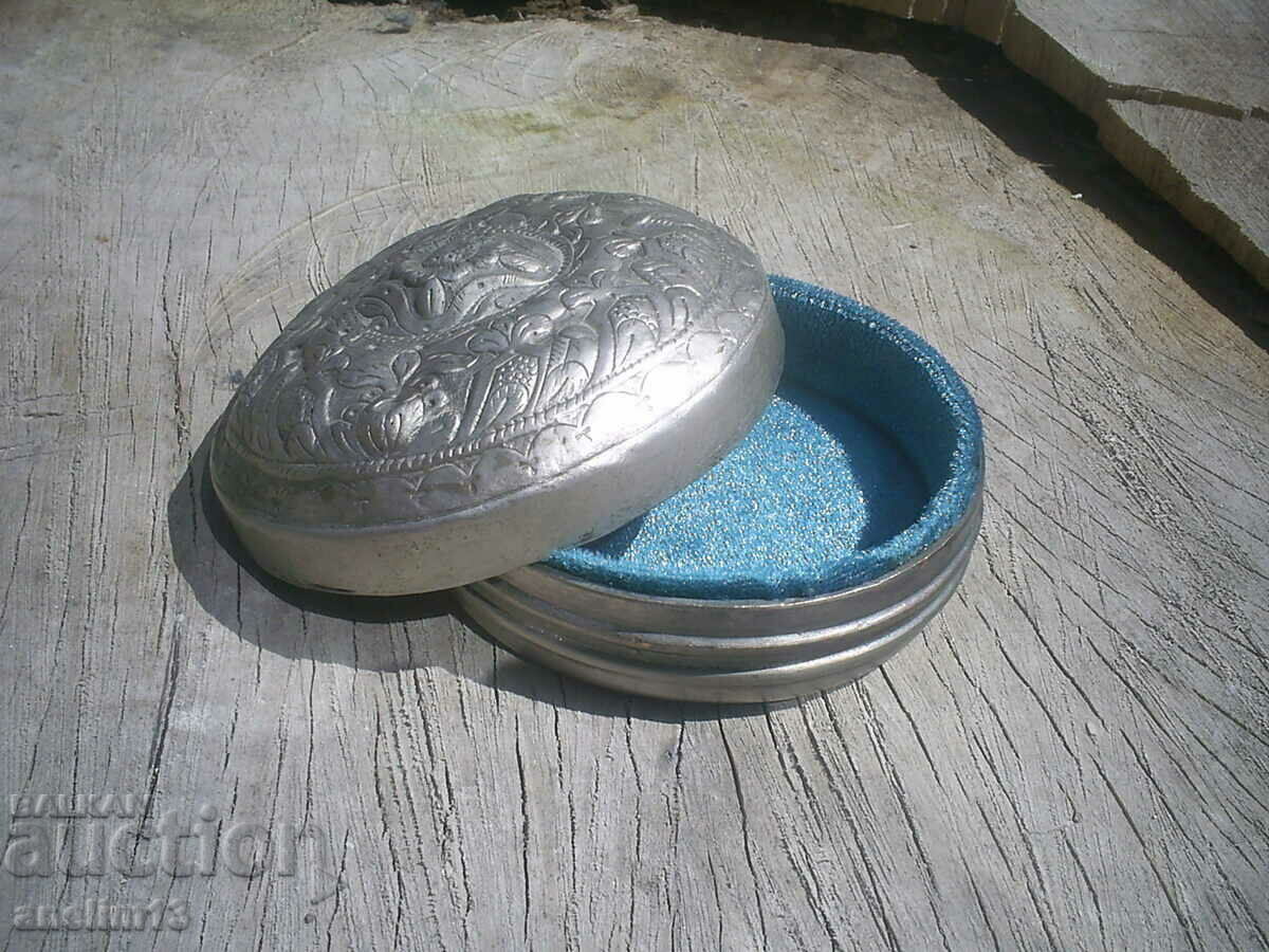 ΠΑΛΙΟ ΚΟΥΤΙ REVIVAL