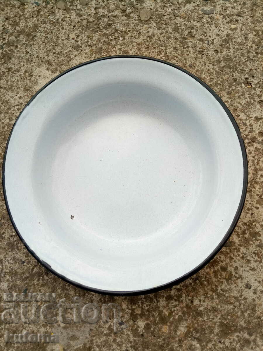 Enameled plate