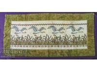 Covor personalizat cu șuruburi, față de masă