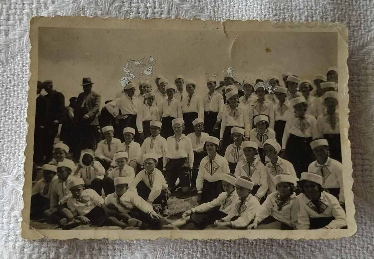 "YOUTH" SOCIETY "ST. CYRIL AND METHODIUS" 193 .. PHOTO "YOUTH" SOCIETY "ST. CYRIL AND METHODIUS" 193 .. PHOTO