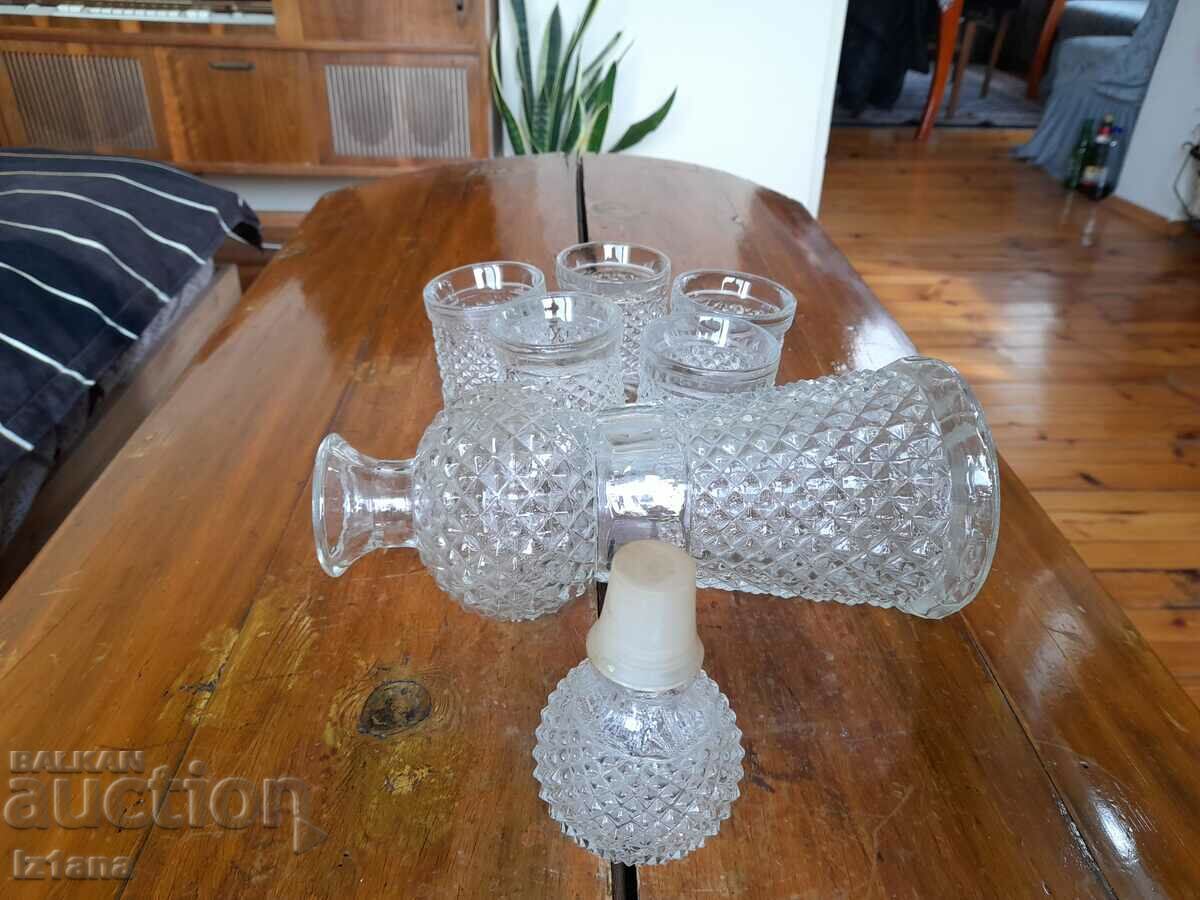 Delivery of Old carafe Delivery of Old carafe