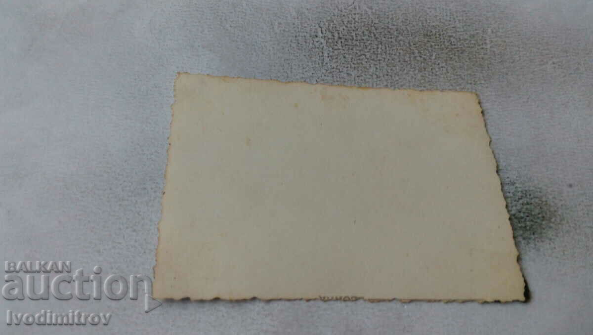 Φωτογραφική εταιρεία σε πέτρινο τοίχο με τιμή 1.45 BGN | € 0.74 Φωτογραφική εταιρεία σε πέτρινο τοίχο με τιμή 1.45 BGN | € 0.74