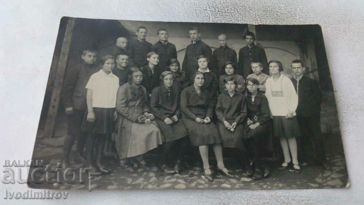 Foto Elevi din clasa a III-a 1930