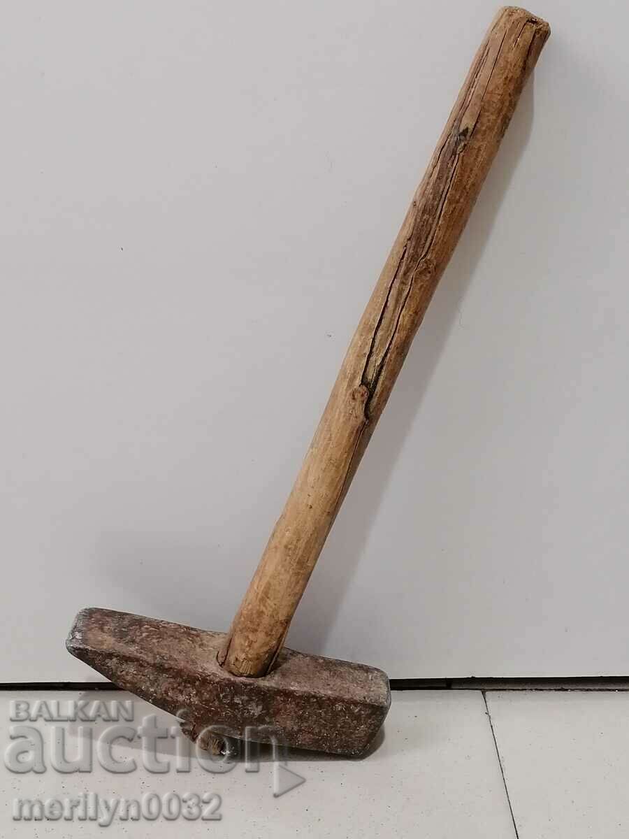 Auction Old carpenter's hammer, tool, wrought iron hammer Auction Old carpenter's hammer, tool, wrought iron hammer