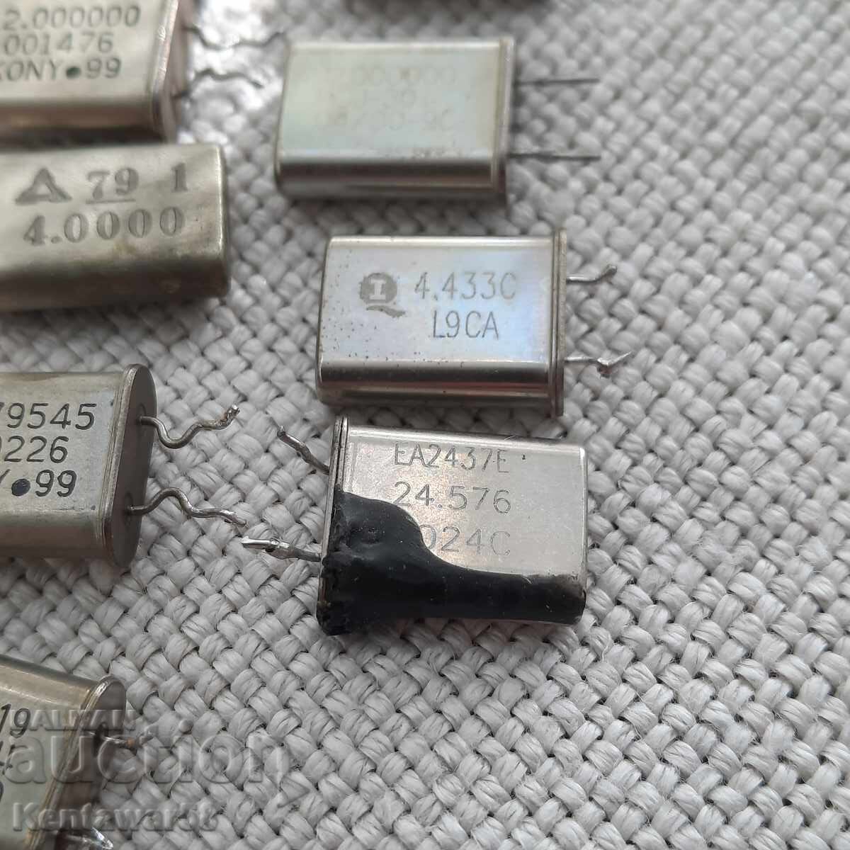 Quartz resonators - 16 pcs with price € 4.00 | 7.82 BGN Quartz resonators - 16 pcs with price € 4.00 | 7.82 BGN
