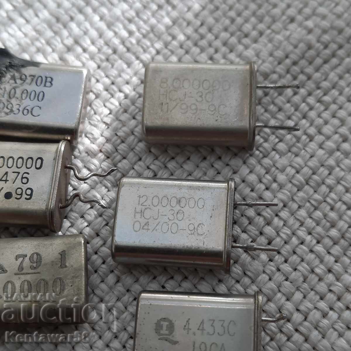 Аукцион Кварцови резонатори - 16 бр. Аукцион Кварцови резонатори - 16 бр.