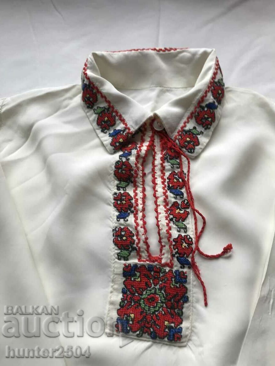 Embroidery shirt for a boy with price 29.95 BGN | € 15.31 Embroidery shirt for a boy with price 29.95 BGN | € 15.31