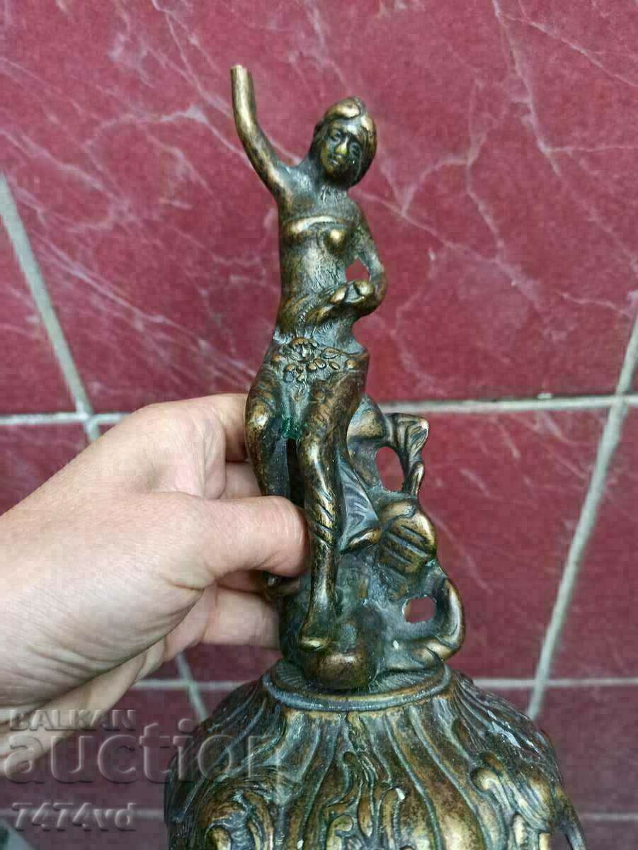 PLASTIC DE BRONZ AL O FEMEIE cu preț 50.00 BGN | € 25.56