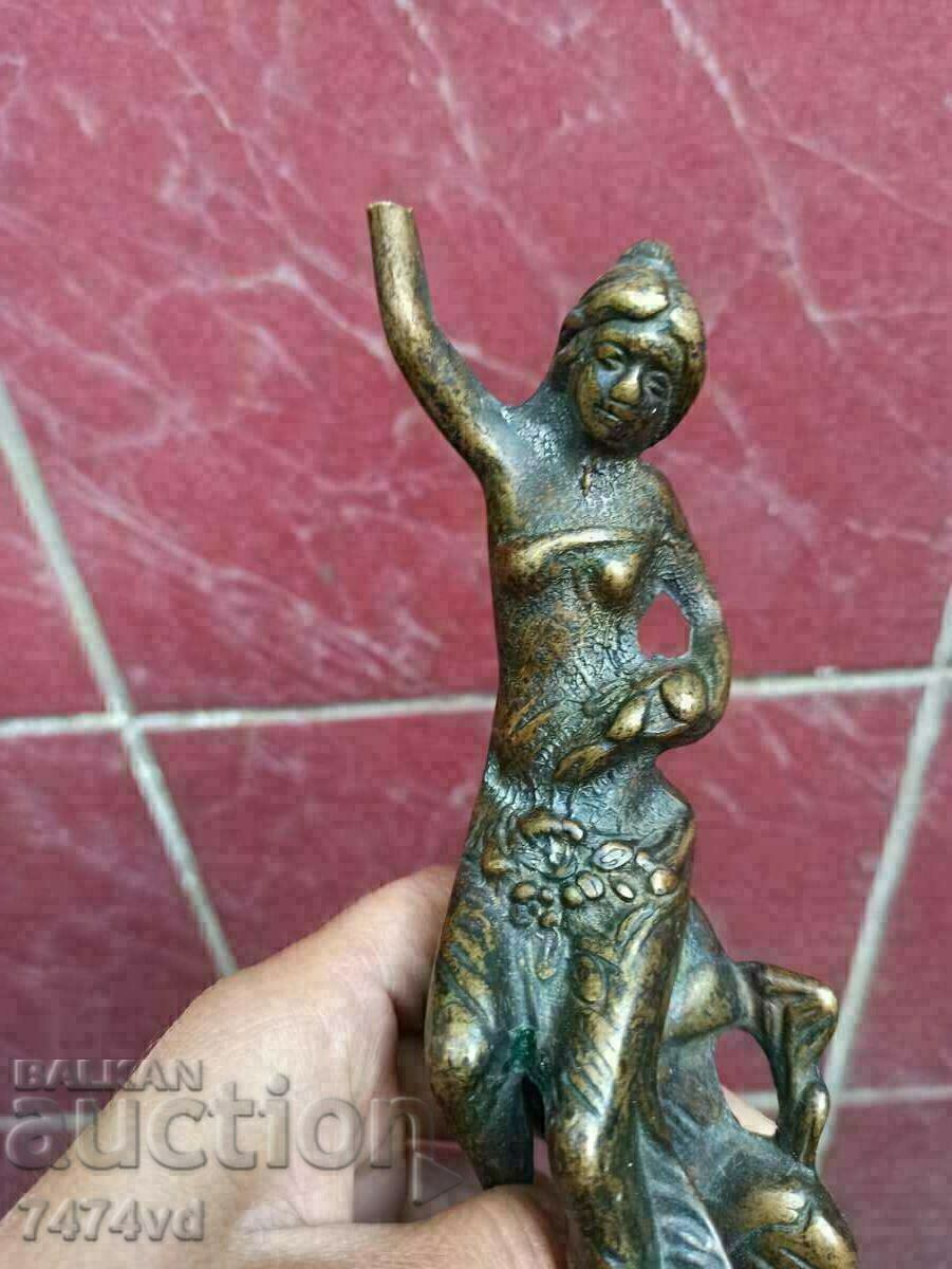 Licitație PLASTIC DE BRONZ AL O FEMEIE