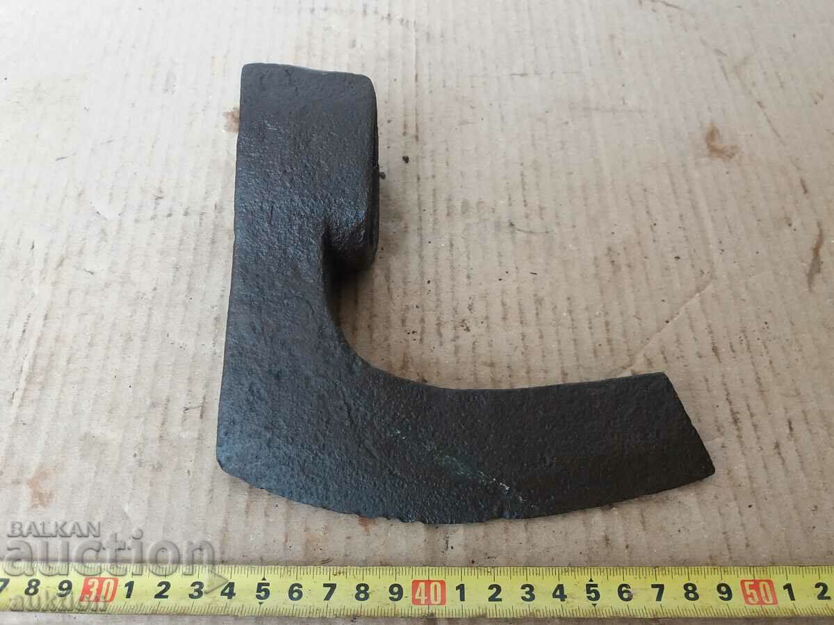 Auction STEELED MASSIVE AX Auction STEELED MASSIVE AX