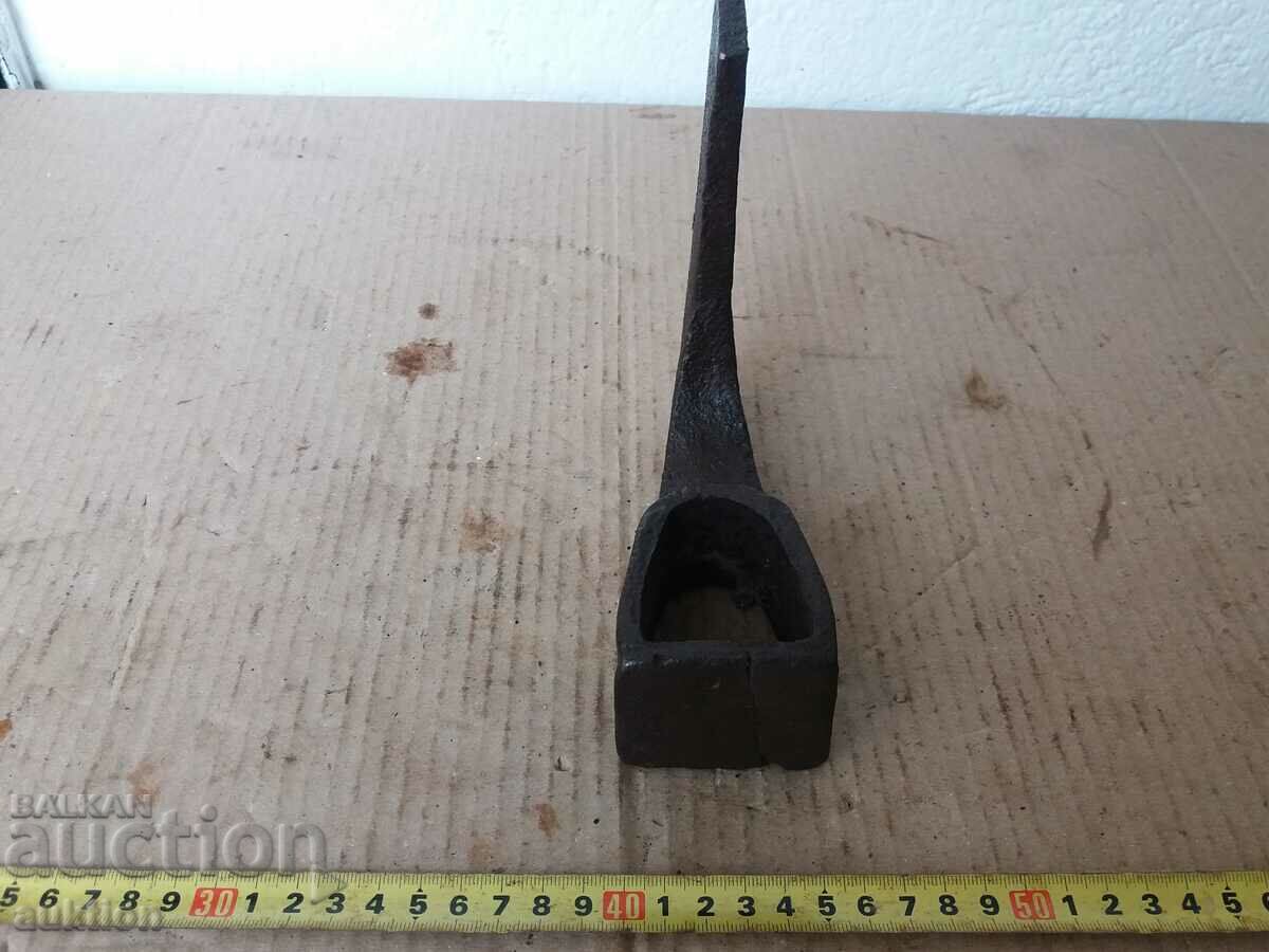 STEELED MASSIVE AX - 6 STEELED MASSIVE AX - 6