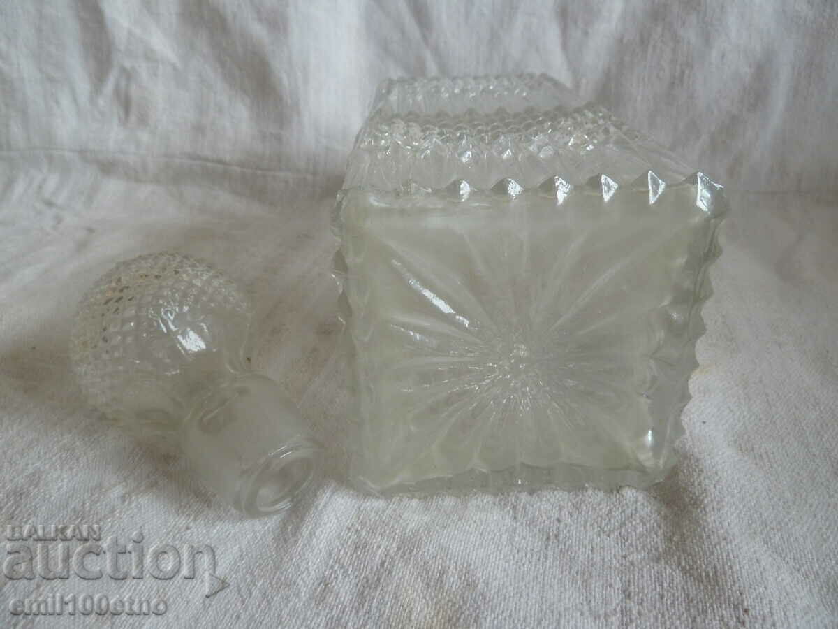 Delivery of Bottle carafe classic from the sauce Delivery of Bottle carafe classic from the sauce