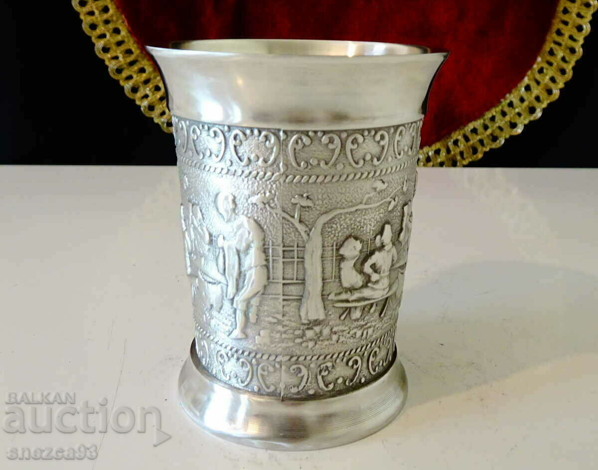 Tin cup for wine, Hunters, poker with price 46.00 BGN | € 23.52 Tin cup for wine, Hunters, poker with price 46.00 BGN | € 23.52