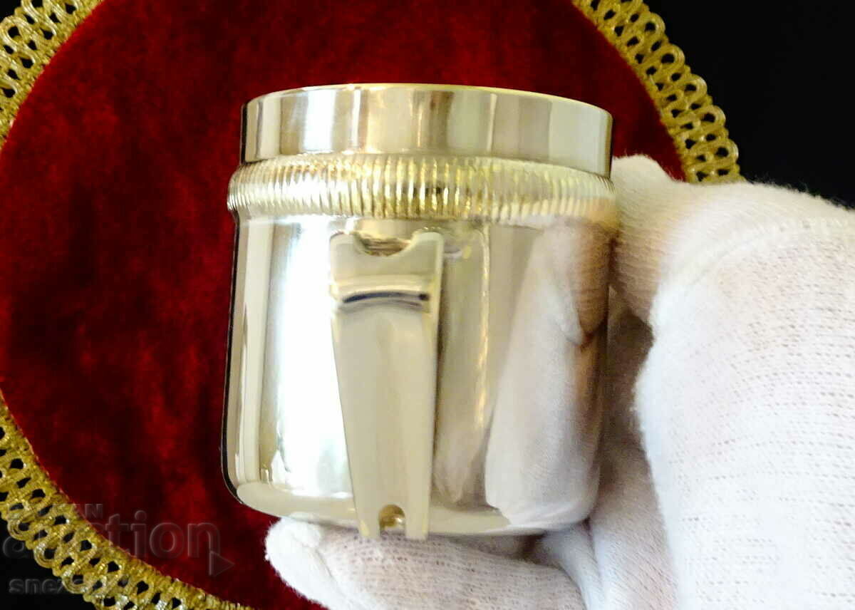 Delivery of Silver-plated jug, brass liner. Delivery of Silver-plated jug, brass liner.