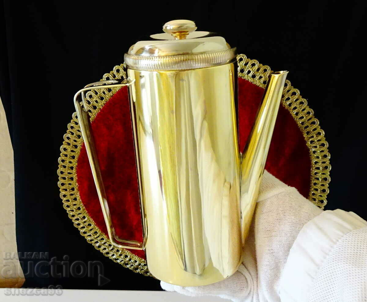 Delivery of Bronze jug, teapot 19 cm., heated rakia Delivery of Bronze jug, teapot 19 cm., heated rakia