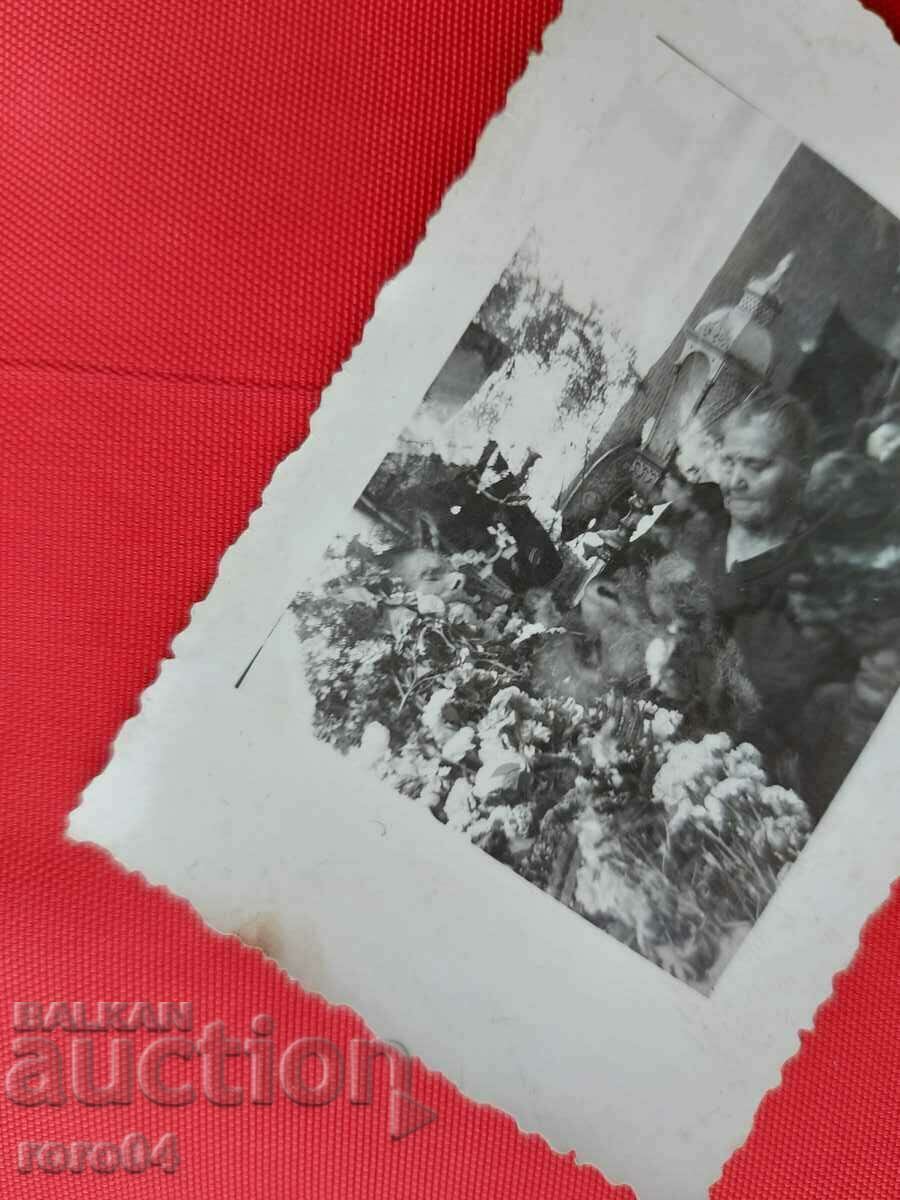 ALIPIA VLAIKOV - BURIAL - 5 ALIPIA VLAIKOV - BURIAL - 5