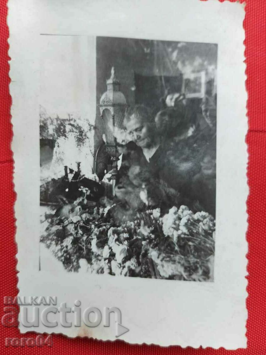 ALIPIA VLAIKOV - BURIAL - 6 ALIPIA VLAIKOV - BURIAL - 6