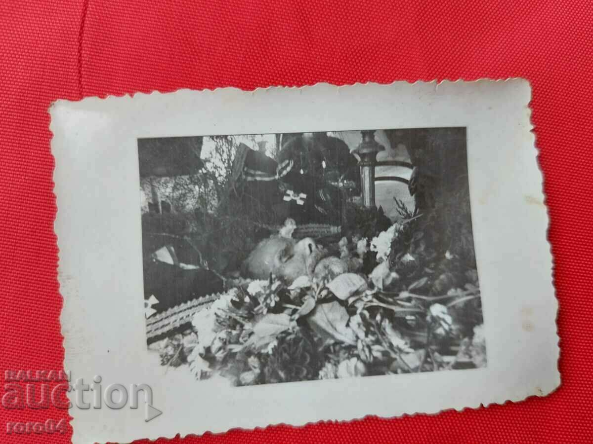 ALIPIA VLAIKOV - BURIAL - 6 ALIPIA VLAIKOV - BURIAL - 6