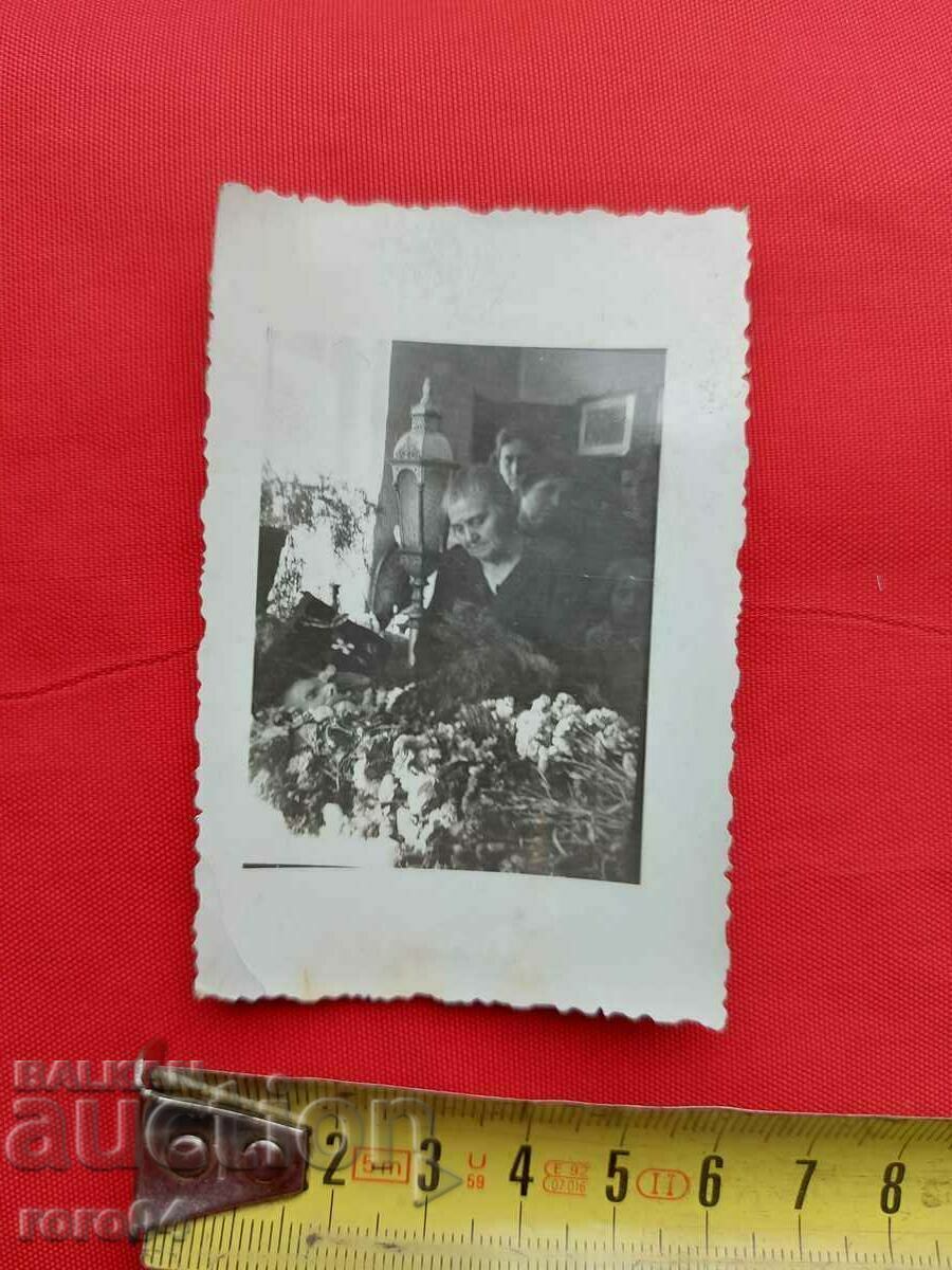 Licitație ALIPIA VLAIKOV - ÎNMORMARE