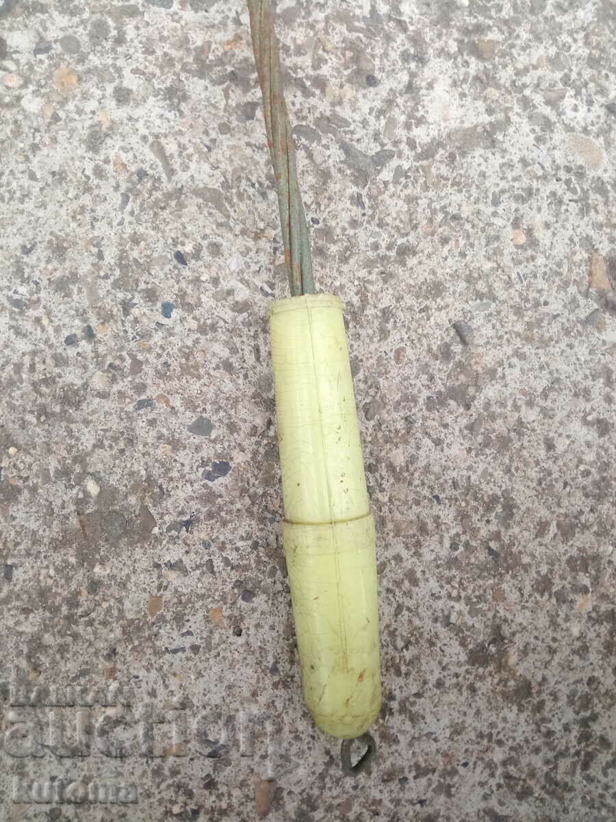 Δημοπρασία Ένα παλιό χαλί Δημοπρασία Ένα παλιό χαλί