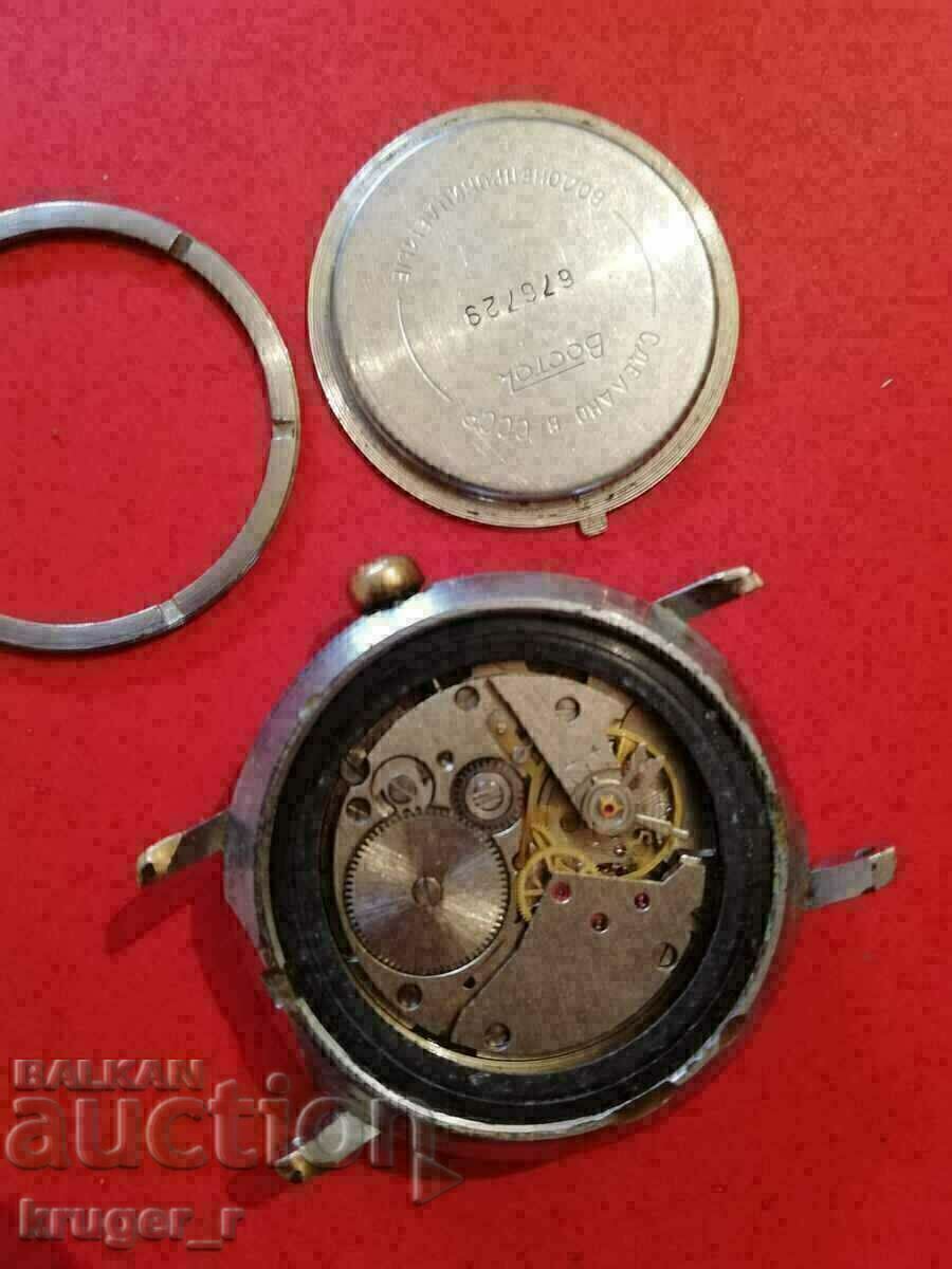 Clock EAST 17 STONE - 6 Clock EAST 17 STONE - 6