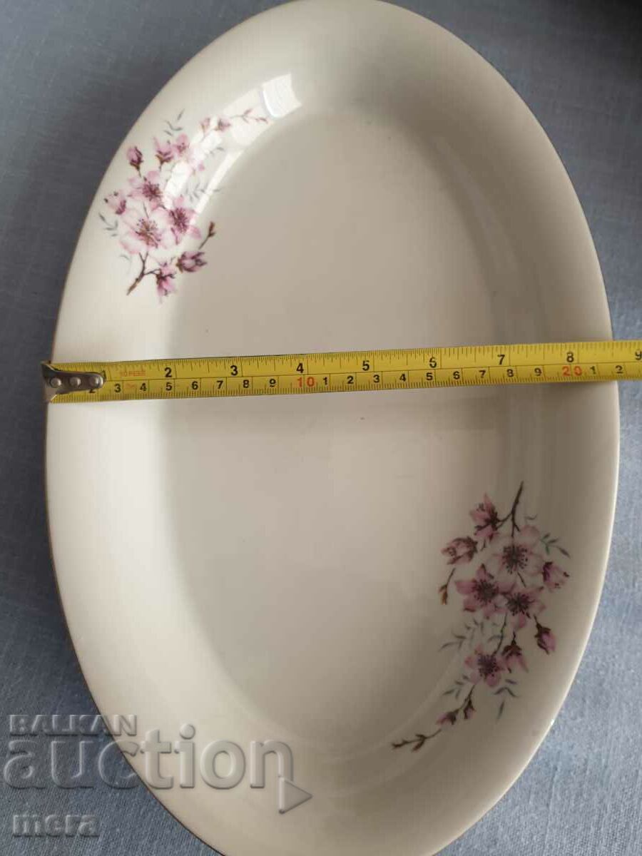 Delivery of Large porcelain plateau - Dyanko Stefanov Delivery of Large porcelain plateau - Dyanko Stefanov